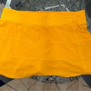 Lululemon Mid Rise Pace Rival Skirt - 12 tall